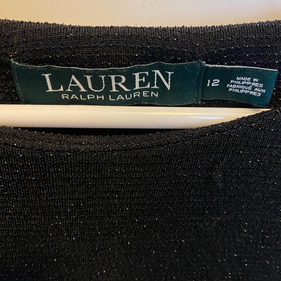 Short black dress - Picture 2 of 3